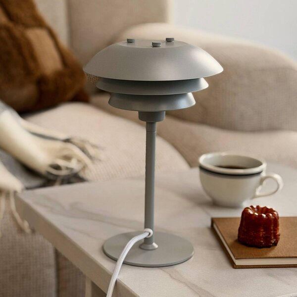 Dyberg Larsen Stolní lampa SIXTEEN, šedá, kov, E27, Hliník / šedá / zinek, Obývací pokoj / jídelna, kov, Skandinávský