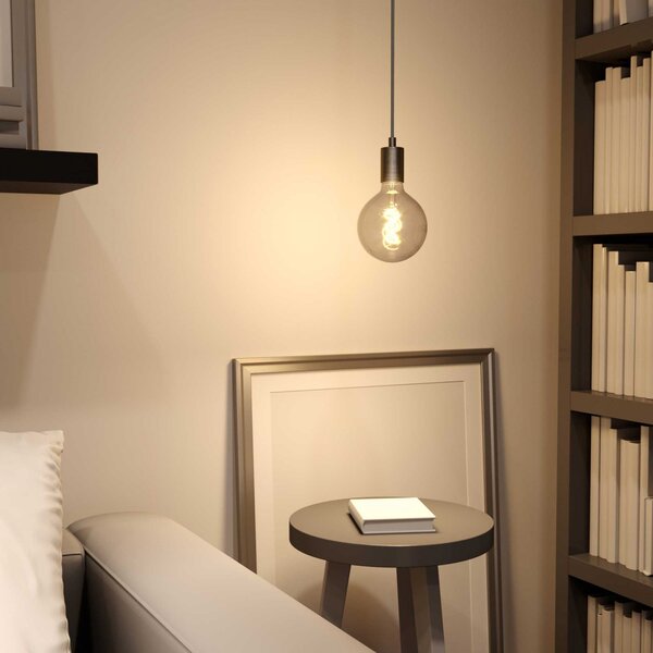 Creative cables Závěsná lampa s textilním elektrickým kabelem a kovovými detaily Barva: Černá Perleť
