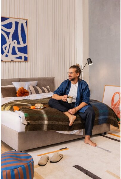 Čalouněná dvoulůžková postel taupe s úložným prostorem s roštem 180x200 cm Myra Bold – Bonami Selection