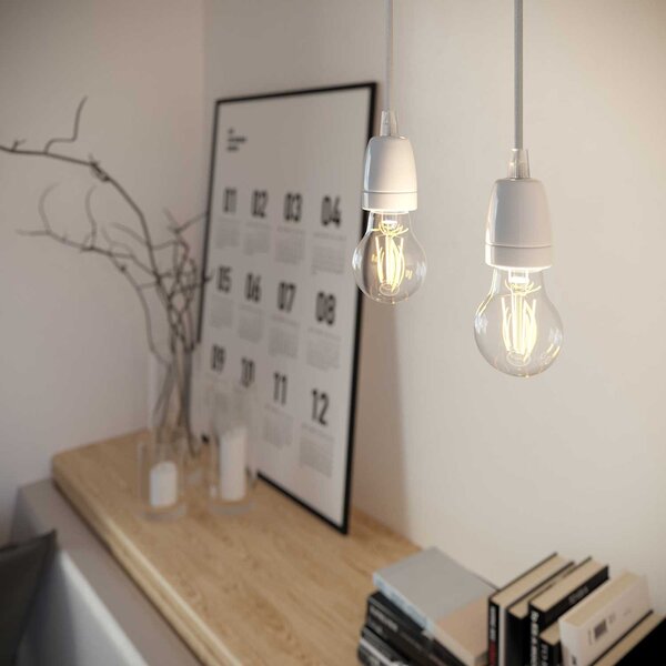 Creative cables Závěsná lampa s textilním kabelem a barevnými detaily z porcelánu Barva: Zelená