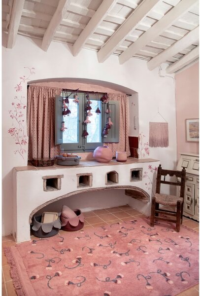 Růžový pratelný ručně tkaný bavlněný dětský koberec 140x210 cm English Garden Ash Rose – Lorena Canals