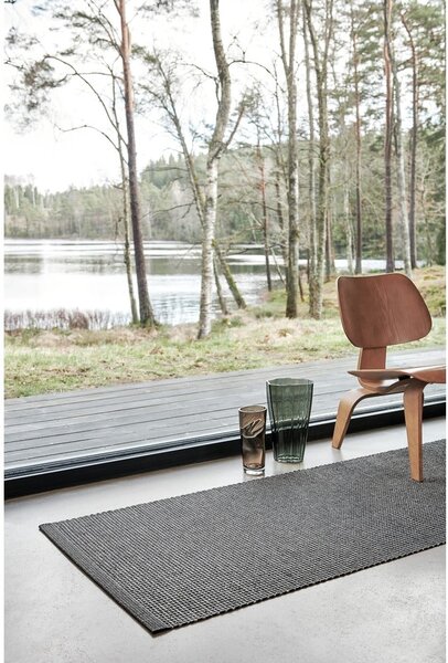 Antracitový vnitřní a venkovní běhoun 70x240 cm Emm Black Linen – Pappelina