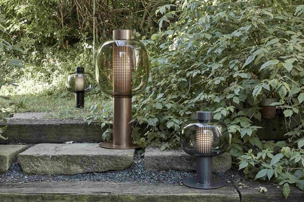 Venkovní designová lampa Brokis Bonbori Small PC1166, IP44 Povrch Montury: kov - černý matný komaxit (CCS846), Barva skla: šedá kouřová - transparentní sklo (CGC516), Stmívání: TRIAC - STANDARDNÍ VERZE (CEDV2865)