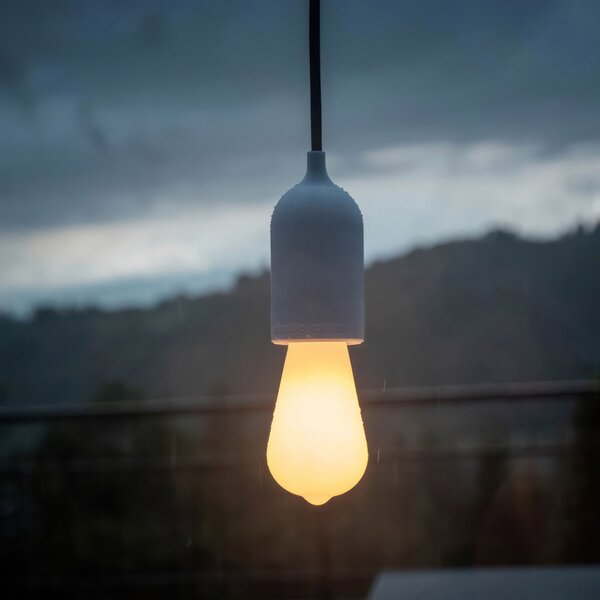Creative cables EIVA pastel - závěsná lampa IP65 do exteriéru s textilním kabelem, barevným silikonovým baldachýnem a objímkou, voděodolná Barva: Světle zelená