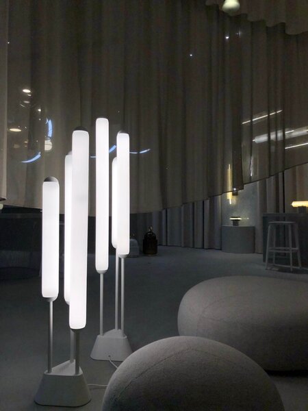 Brokis LED Stojací lampa Puro Floor 3 Tubes 1550, PC1253 Stmívání, řízení: DIM RF systém, Barva skla: Triplex opál, Povrchová úprava baldachýnu a montury: kov - černý matovaný komaxit se strukturou