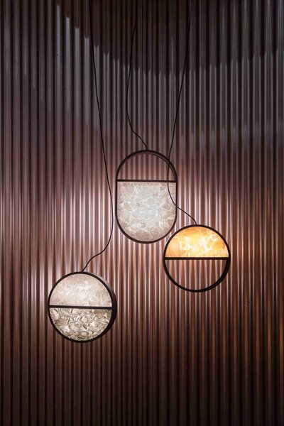 Brokis Designové závěsné svítidlo Geometric Oval 2/3 Bottom PC1150 Barva spodní části skla: triplex opál BROKISGLASS (CGGB2768), Povrchová úprava skla: lesklý povrch (lícová strana) (CGSU2736)