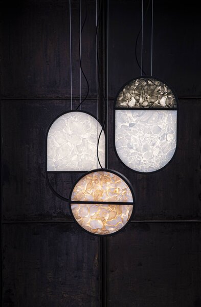 Brokis Designové závěsné svítidlo Geometric full PC1140, ⌀40cm Barva spodní části skla: triplex opál BROKISGLASS (CGGB2768), Povrchová úprava skla: lesklý povrch (lícová strana) (CGSU2736), Barva horní části skla: triplex opál BROKISGLASS (CGC2676)