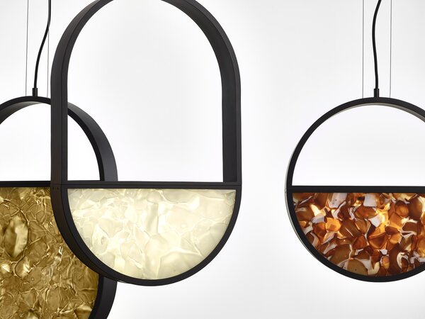 Brokis Designové závěsné svítidlo Geometric Oval 2/3 Bottom PC1150 Barva spodní části skla: triplex opál BROKISGLASS (CGGB2768), Povrchová úprava skla: lesklý povrch (lícová strana) (CGSU2736)