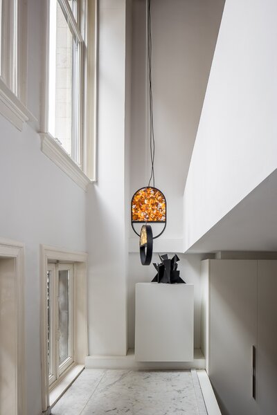 Brokis Designové závěsné svítidlo Geometric 1/2 TOP PC1141, ⌀40cm Barva spodní části skla: triplex opál BROKISGLASS (CGGB2768), Povrchová úprava skla: lesklý povrch (lícová strana) (CGSU2736)