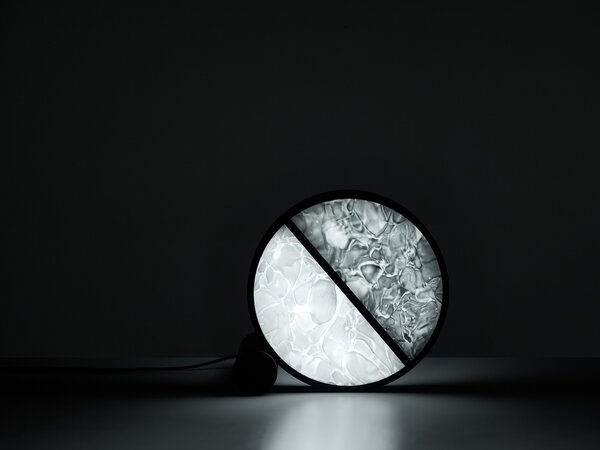 Brokis Designová stolní lampa Geometric PC1270, ⌀43cm Barva spodní části skla: triplex opál BROKISGLASS (CGGB2768), Povrchová úprava skla: lesklý povrch (lícová strana) (CGSU2736), Barva horní části skla: triplex opál BROKISGLASS (CGC2676)