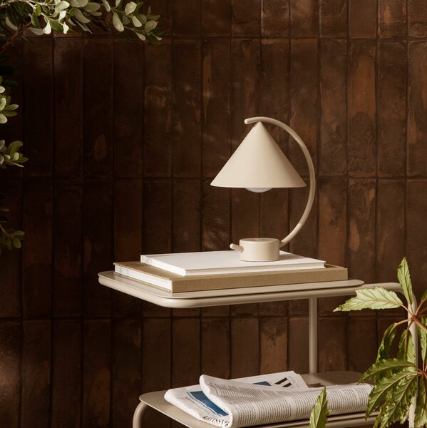 FERM LIVING Přenosná lampa Meridian, Cashmere