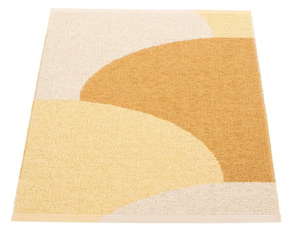 Okrově žlutý vnitřní a venkovní koberec 70x90 cm Hill Ochre Pale Yellow – Pappelina