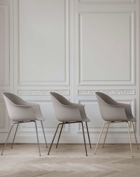Gubi Ex-display židle Bat Dining Chair, sweet pink