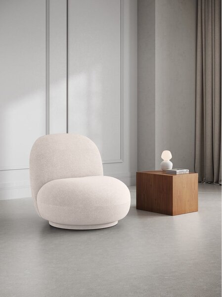 Bílé křeslo z textilie bouclé Chuck – Micadoni Home