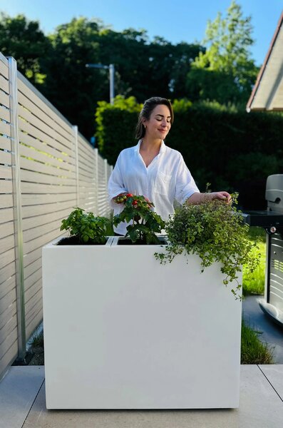 Květináč ELEMENTO, sklolaminát, šířka 88 cm, bílý mat, na kolečkách
