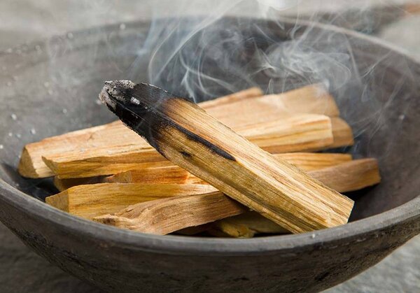 AWM Vykuřovadlo Palo Santo Dřívka 50g (5-8 dřívek)