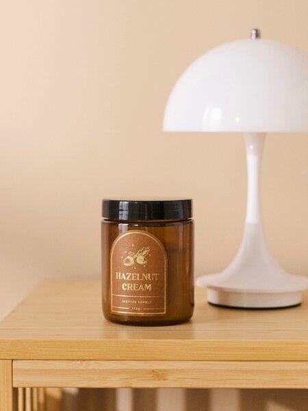 Sinsay - Vonná svíčka Hazelunt Cream - hnědá