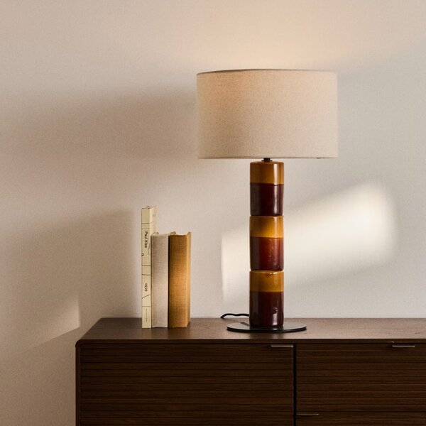 Kave Home Žluto-hnědá keramická stolní lampa Mavran