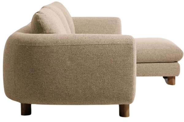Kave Home Hnědá čalouněná rohová pohovka Vera 322 cm s ořechovou podnoží, pravá