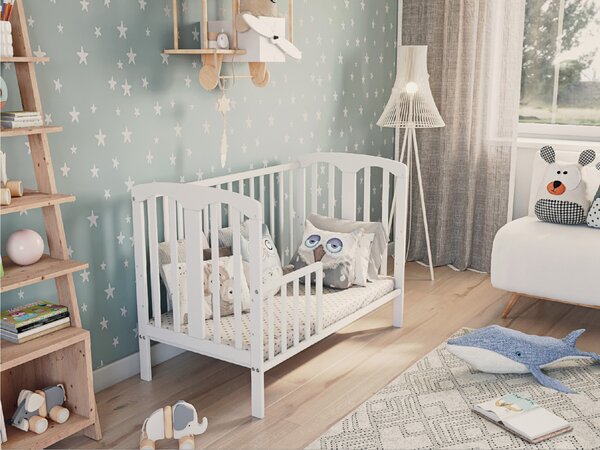 Dřevěná postýlka Sofia 60x120 cm bílá s bočnicí – funkční a elegantní | Bello Druh matrace: bez matrace