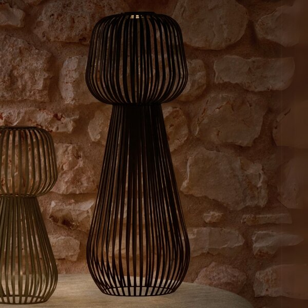 Černá kovová zahradní solární LED lampa Kave Home Reiba 72 cm