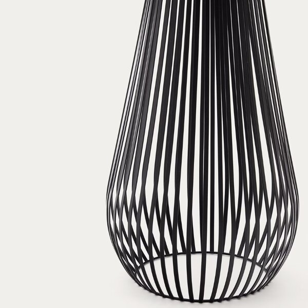 Černá kovová zahradní solární LED lampa Kave Home Reiba 72 cm