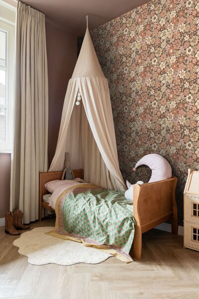 Tapeta s retro květinovým vzorem, hnědá, béžová, 130966, Floral Fever, Esta Home