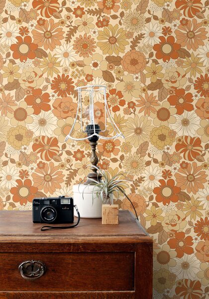 Tapeta s retro květinovým vzorem, žlutá, oranžová, 130963, Floral Fever, Esta Home