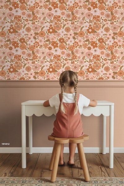 Tapeta s retro květinovým vzorem, béžová, oranžová, 130962, Floral Fever, Esta Home