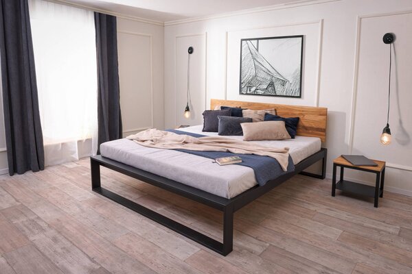Železná postel Tara 160×200 v kombinaci masivní dub a kov