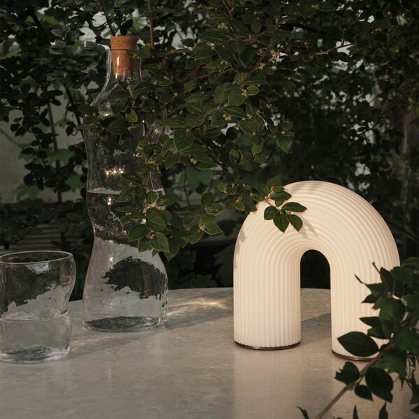 Ferm Living designové stolní lampy Vuelta Portable Lamp