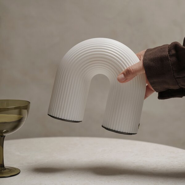 Ferm Living designové stolní lampy Vuelta Portable Lamp