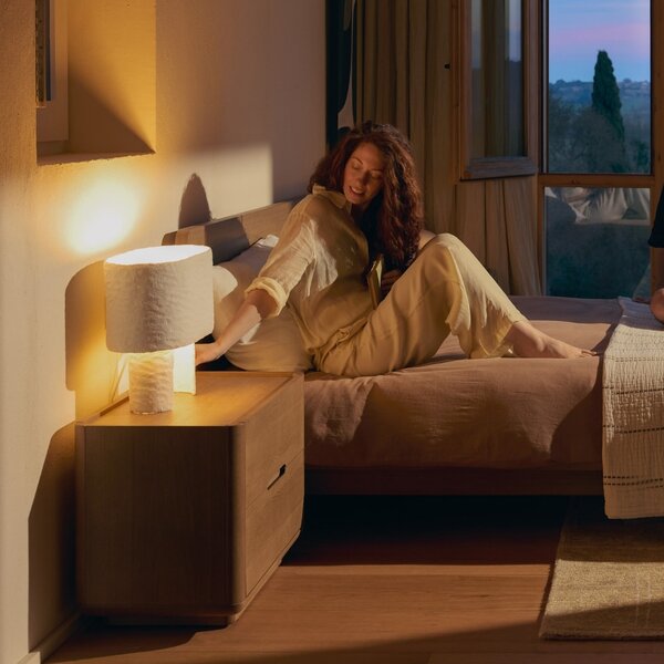 Kave Home Bílá stolní lampa Bedala