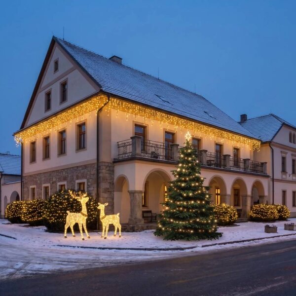 Vánoční sada pro hotely Fasáda, keře a strom, strom 3–5 m, 4× krápníky 3 m, 3× řetěz 20 m, 3D LED jelen a laň 150 cm, teplá bílá