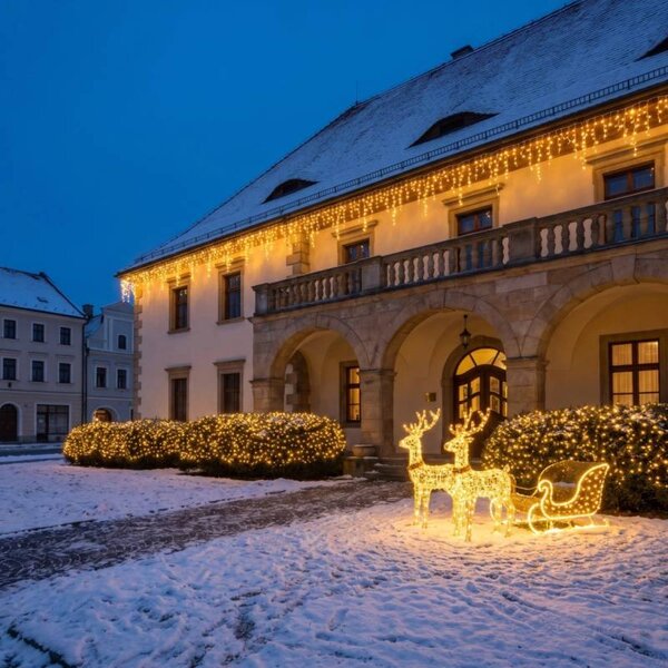Vánoční sada pro hotely Fasáda a keře, 10× krápníky 3 m, 2× řetěz 20 m, 3D LED jeleni se sáněmi 180 cm, teplá bílá