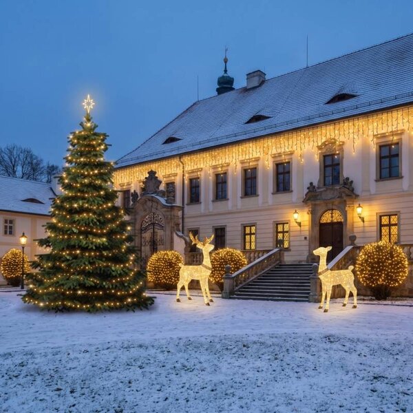 Vánoční sada pro hotely Velká fasáda, strom 6–8 m, 11× krápníky 3 m, 4× řetěz 20 m, 3D LED jelen a laň 150 cm, teplá bílá