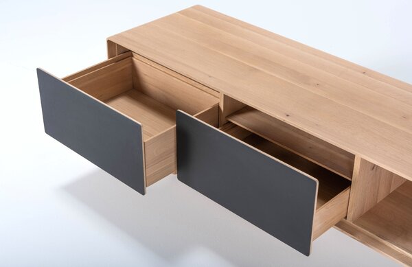 -25 % Dny MOMENTI– Gazzda Černý dubový TV stolek Fina 160 x 45 cm