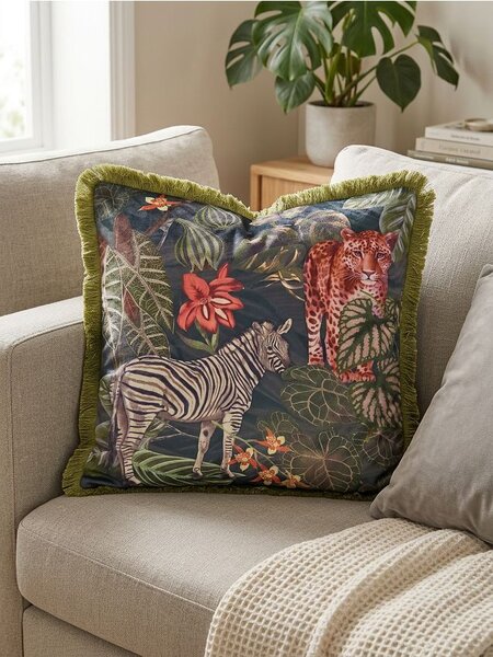 Sinsay - Decorative pillowcase with fringes in tropical pattern - zelená