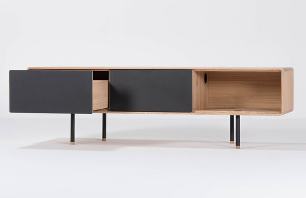-25 % Dny MOMENTI– Gazzda Černý dubový TV stolek Fina 160 x 45 cm