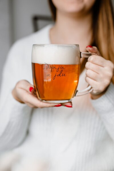 Skleněný půllitr na pivo Dopiju a jdu