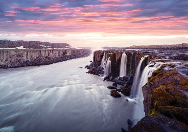 Postershop Fototapeta vliesová: Selfoss, Island - 184x254 cm