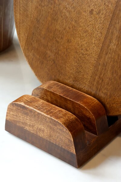 Dřevěný stojánek na prkénka Walnut