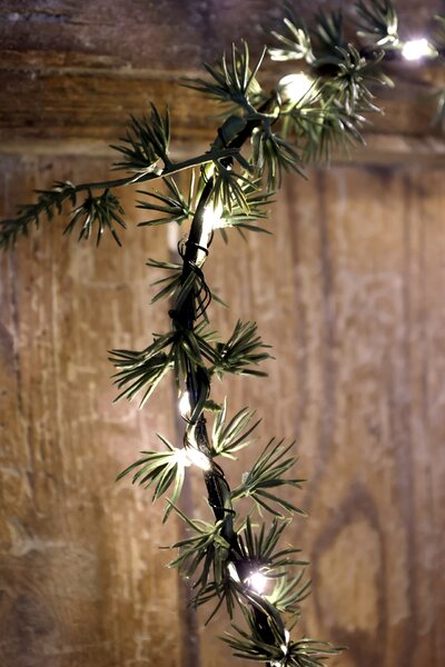 Svítící LED dekorace z umělého jehličí Wreath Heart