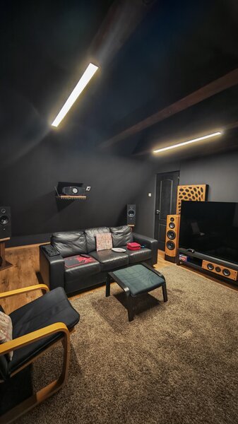 Akustický panel do hi-fi místnosti s difuzorem - pohlcuje i rozptyluje zvuk - Varnour - 64x54x6cm