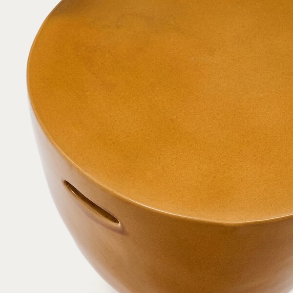 Kave Home Hořčicově žlutý zahradní stolek Mesquida 46 cm