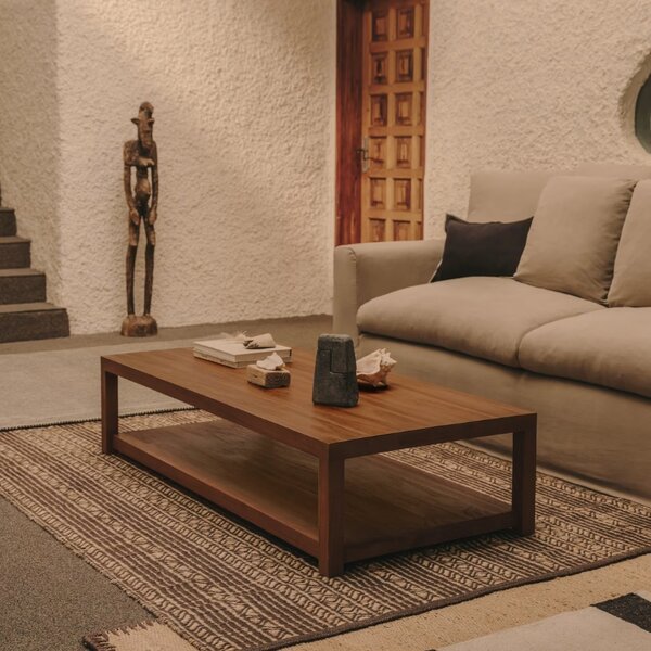 Hnědý teakový konferenční stolek Kave Home Sashi 150 x 70 cm