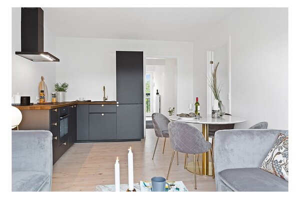 Kulatý jídelní stůl s deskou v dekoru mramoru ø 110 cm Bolzano – House Nordic
