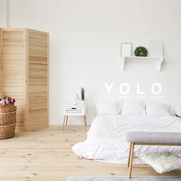 Sablio Samolepka na zeď: nápis YOLO - 60x16 cm