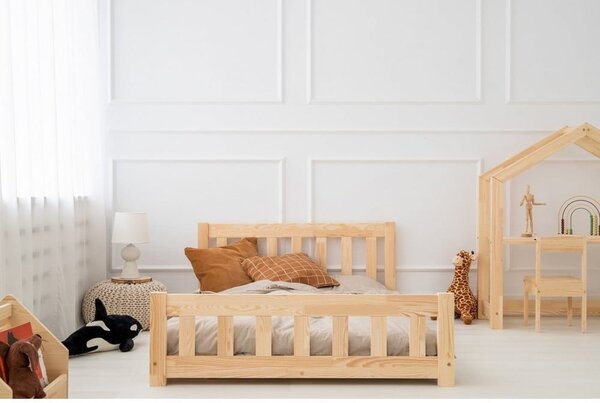 Dětská postel z borovicového dřeva v přírodní barvě 140x200 cm CPN – Adeko