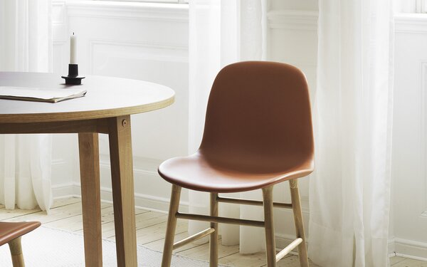 Normann Copenhagen designové židle Form Chair Wood